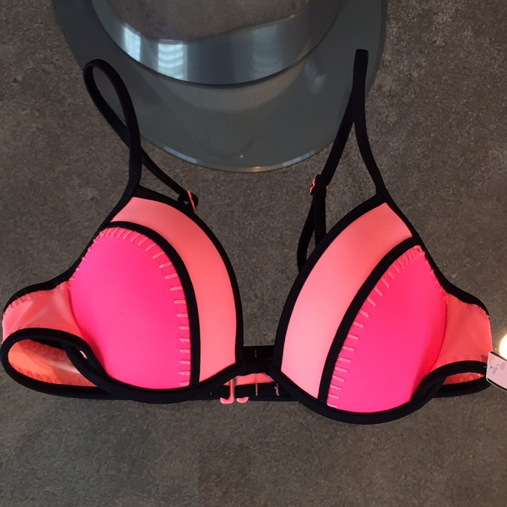 ❤️"The Fabulous" Victoria Secret Swim Top 32B❤️